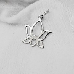 Dije Flor de Loto.